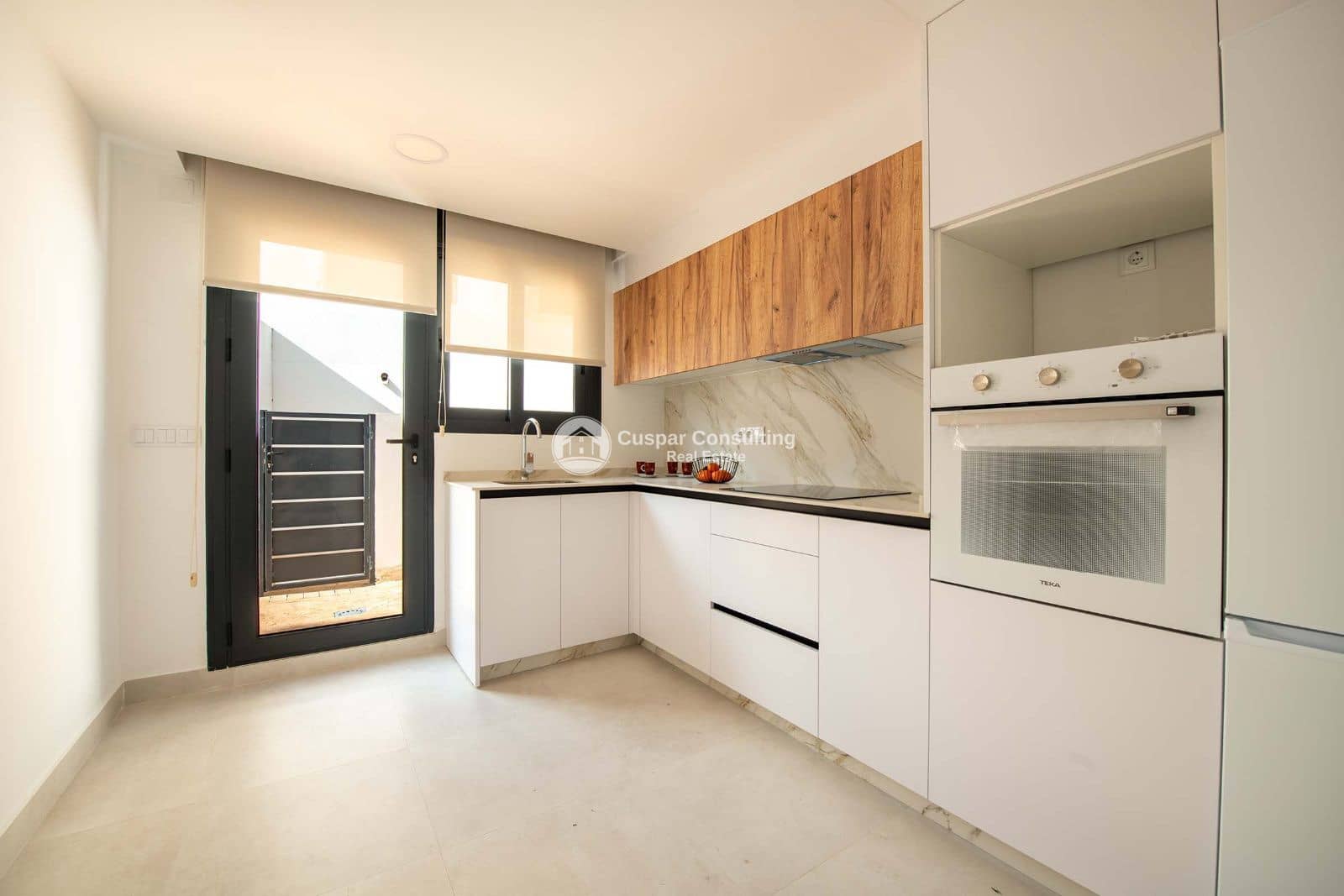 3 bedroom Townhouse for sale in Cox with pool garage - € 255,000 (Ref: 9730721)