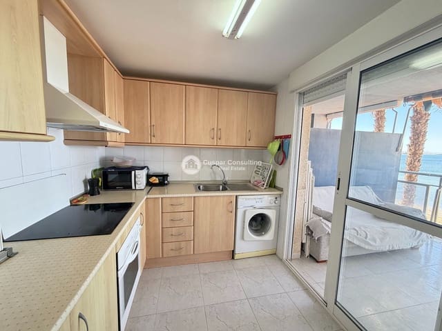 2 slaapkamer Flat te koop in La Manga del Mar Menor met zwembad garage - € 195.000 (Ref: 9737215)