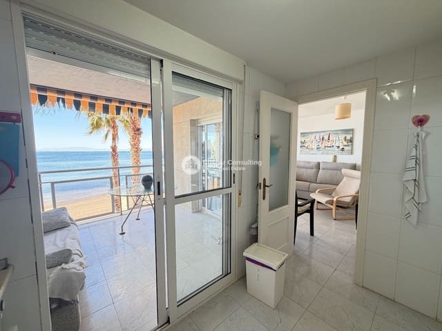 2 slaapkamer Flat te koop in La Manga del Mar Menor met zwembad garage - € 195.000 (Ref: 9737215)