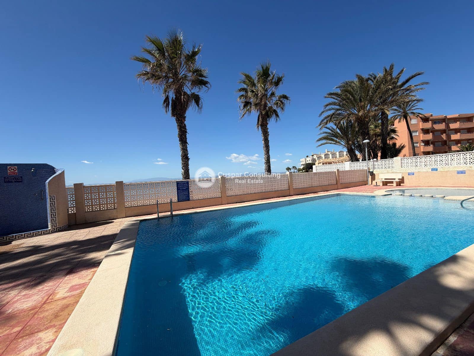 2 sovrum Lägenhet till salu i La Manga del Mar Menor med pool garage - 195 000 € (Ref: 9737215)
