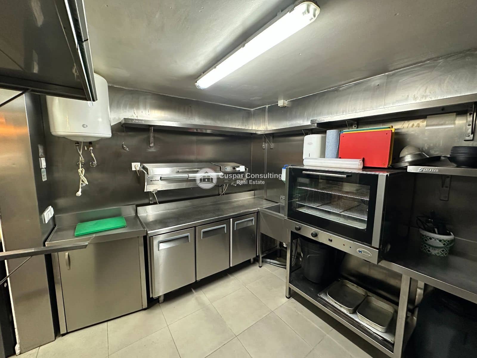 Commercial for sale in Los Alcazares - € 365,000 (Ref: 9748416)