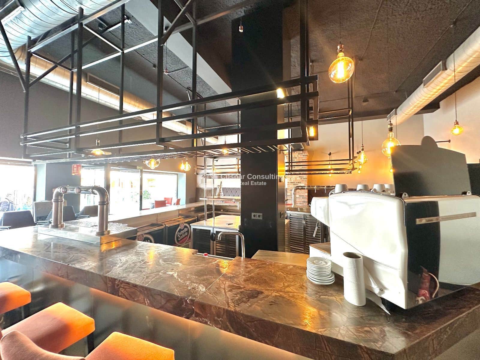 Commercial for sale in Los Alcazares - € 365,000 (Ref: 9748416)