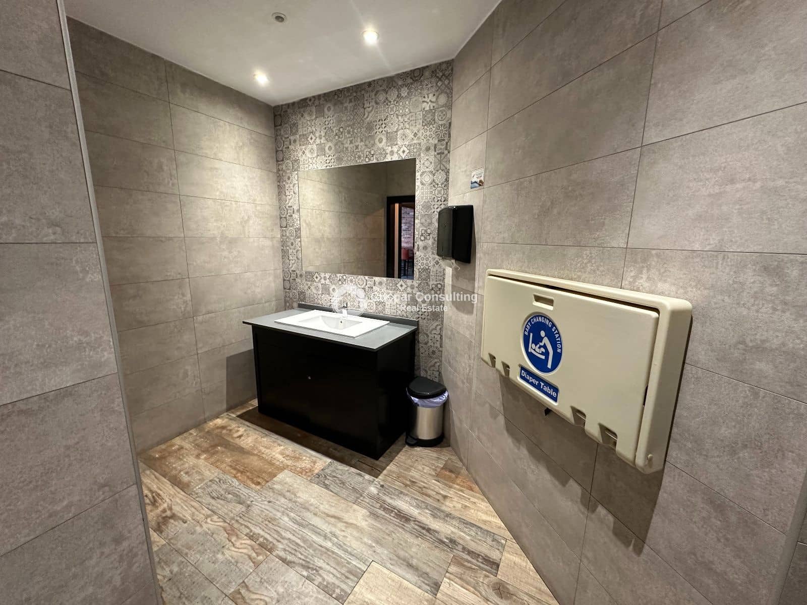 Commercial for sale in Los Alcazares - € 365,000 (Ref: 9748416)