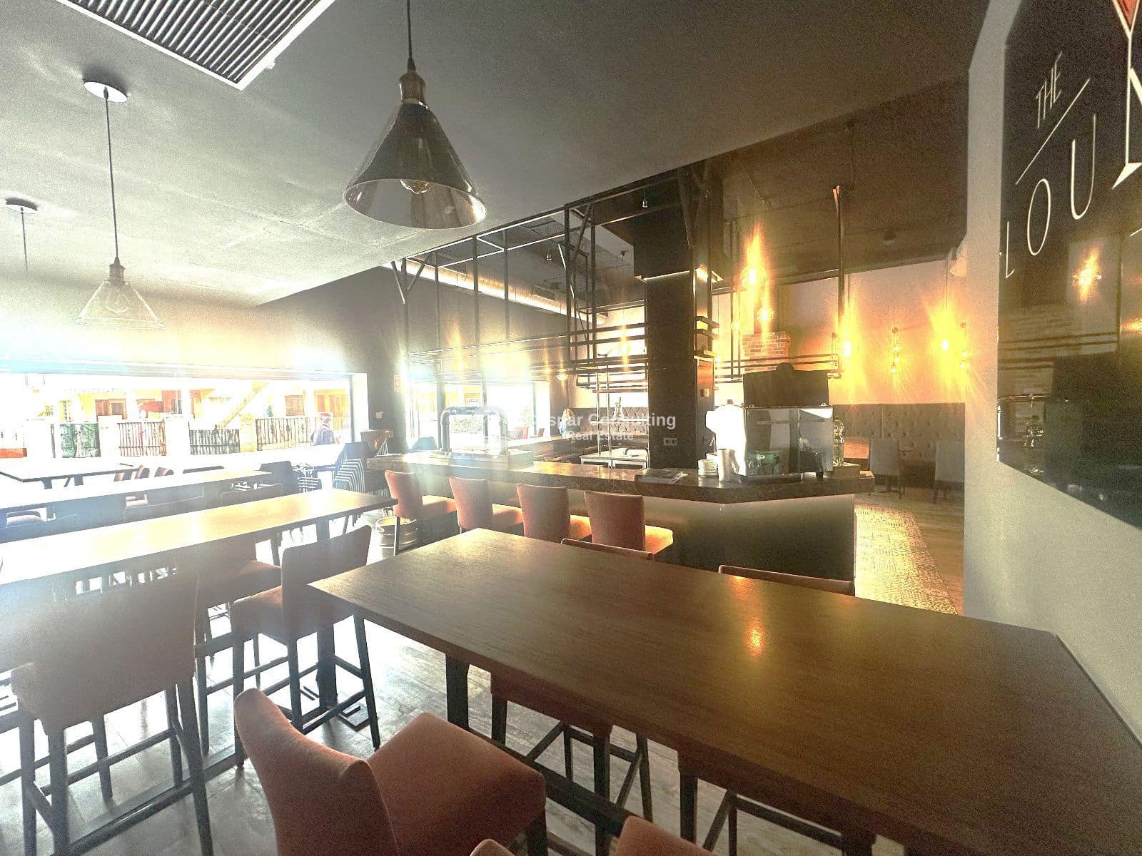 Commercial for sale in Los Alcazares - € 365,000 (Ref: 9748416)