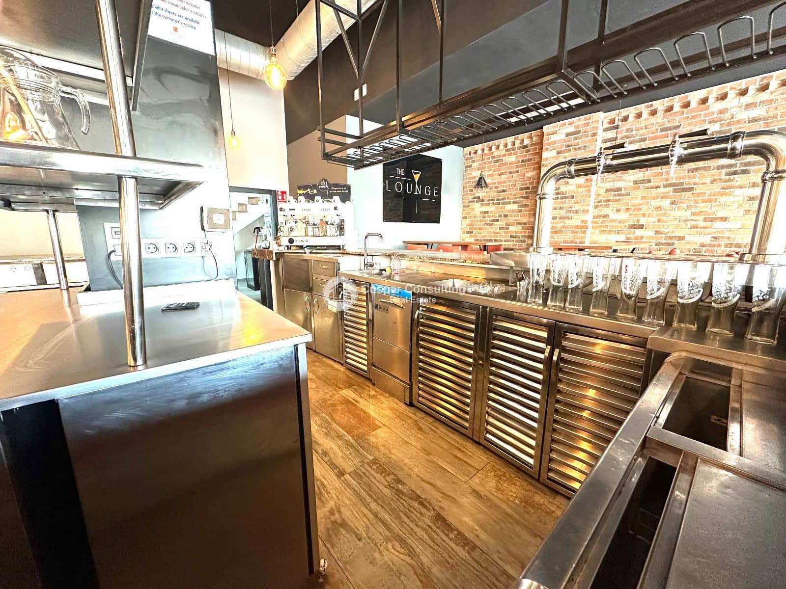 Commercial for sale in Los Alcazares - € 365,000 (Ref: 9748416)