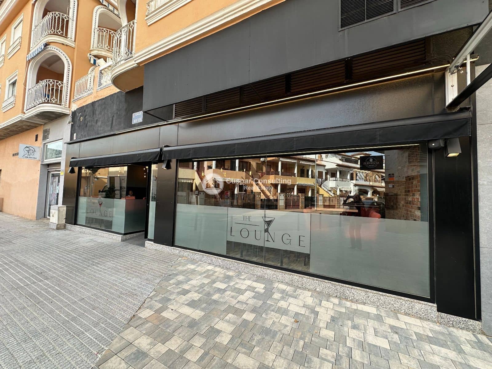 Commercial for sale in Los Alcazares - € 365,000 (Ref: 9748416)