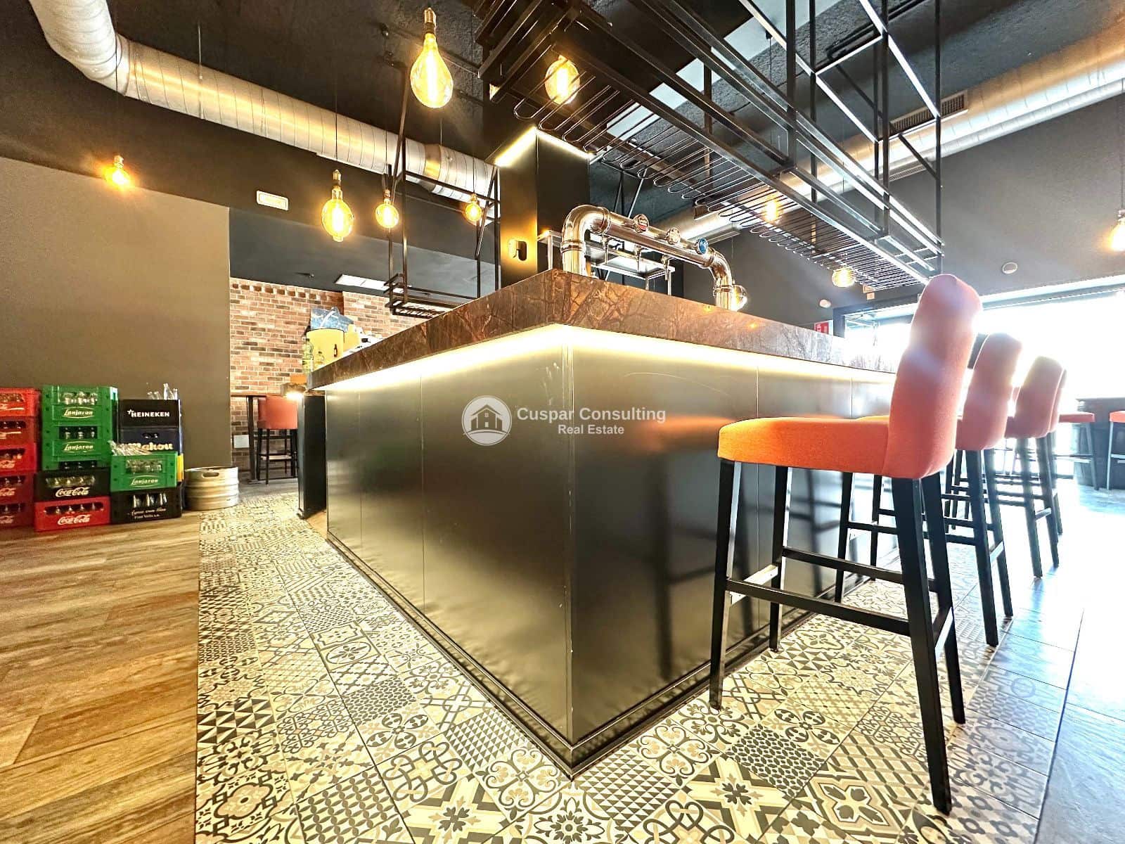 Commercial for sale in Los Alcazares - € 365,000 (Ref: 9748416)