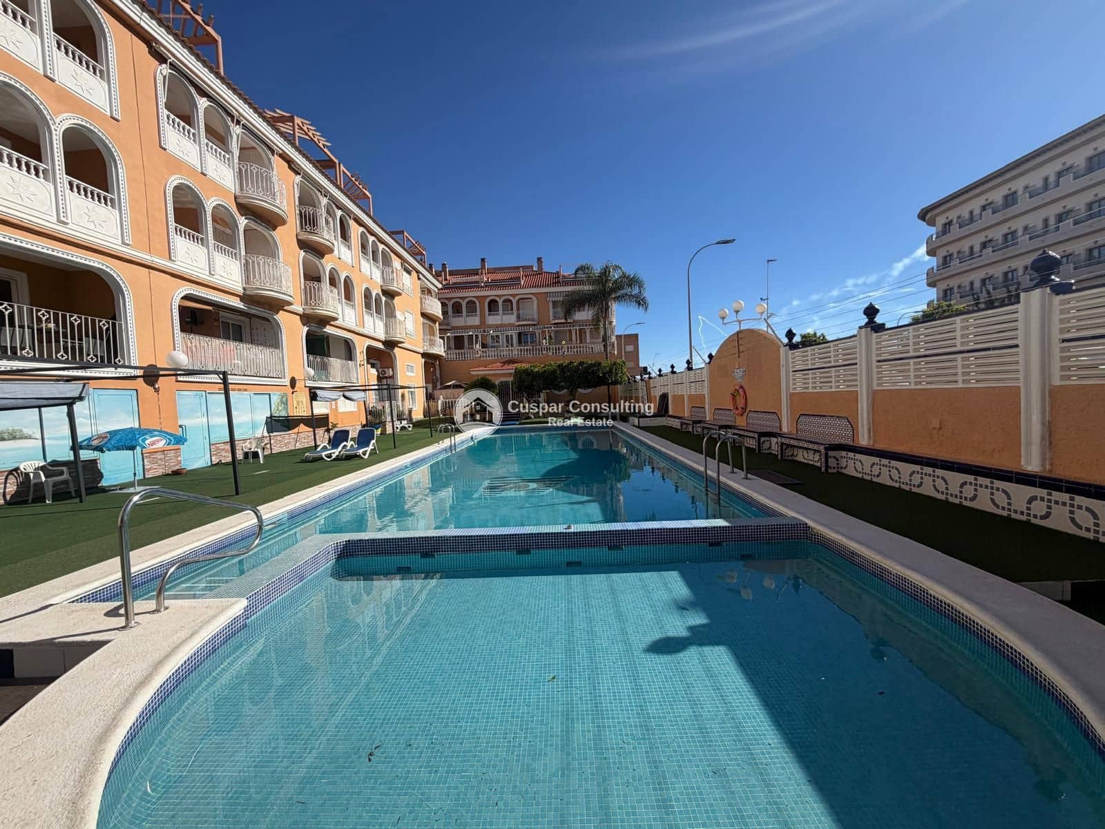 Erhverv til salg i Los Alcazares - € 365.000 (Ref: 9748416)