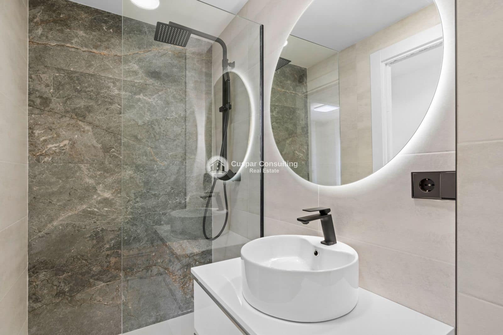 4 bedroom Villa for sale in Torre de la Horadada with pool garage - € 698,000 (Ref: 9752545)