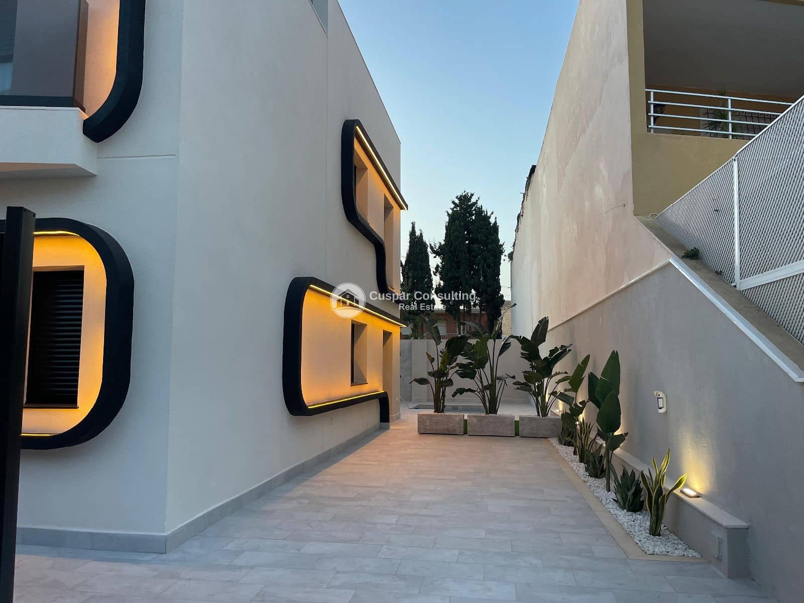 4 bedroom Villa for sale in Torre de la Horadada with pool garage - € 698,000 (Ref: 9752545)