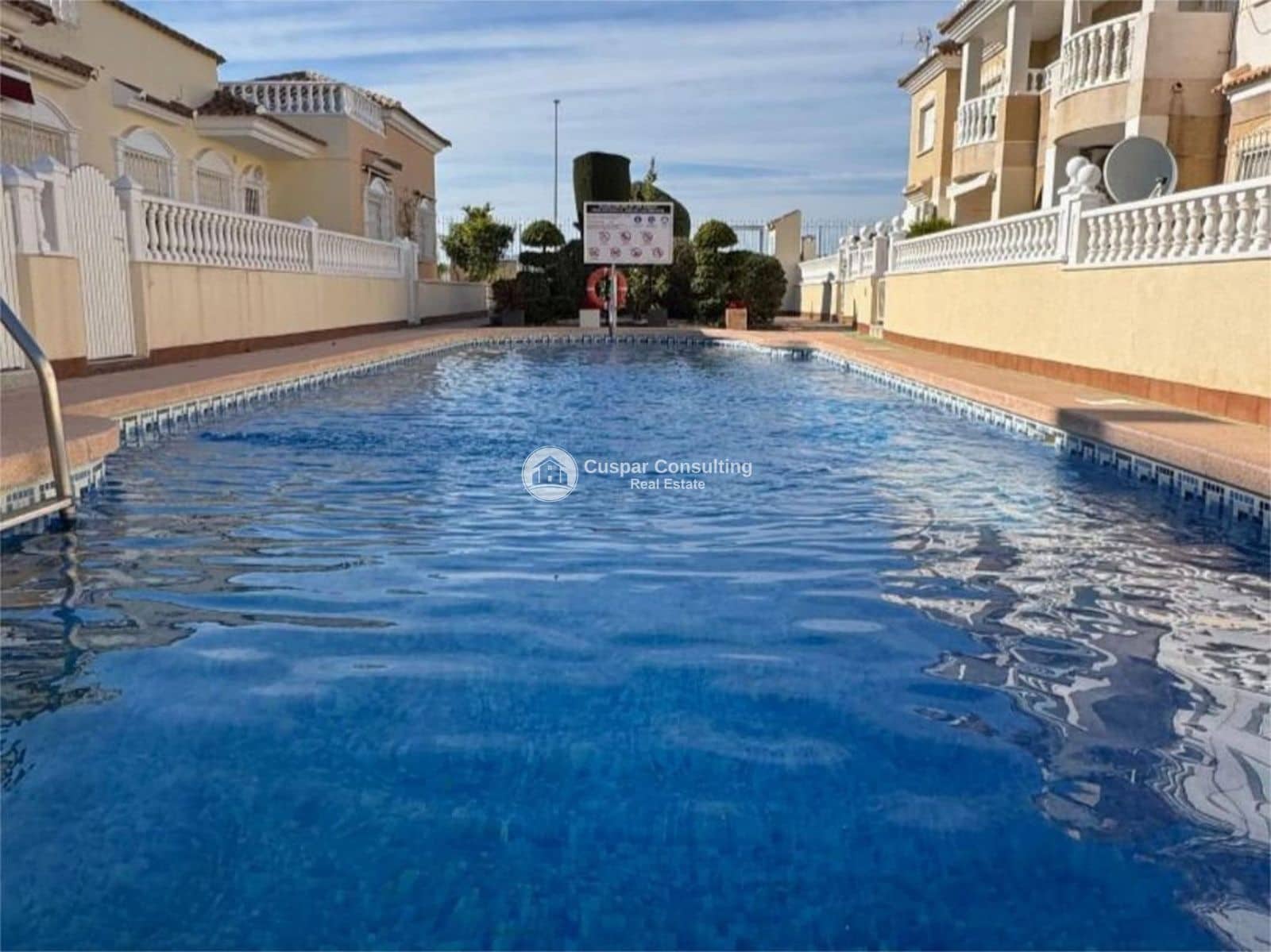 2 sovrum Hus till salu i Los Alcazares med pool garage - 169 900 € (Ref: 9753631)