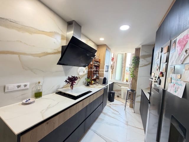 2 slaapkamer Flat te koop in Centro, Los Alcázares met garage - € 380.000 (Ref: 9756339)