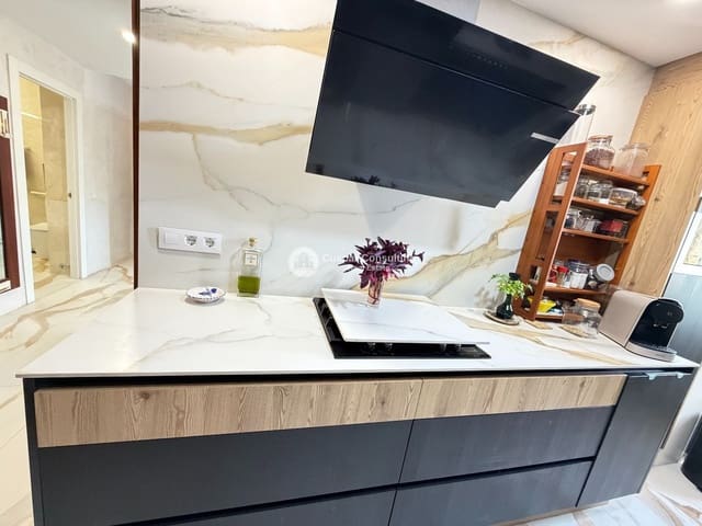 2 slaapkamer Flat te koop in Centro, Los Alcázares met garage - € 380.000 (Ref: 9756339)