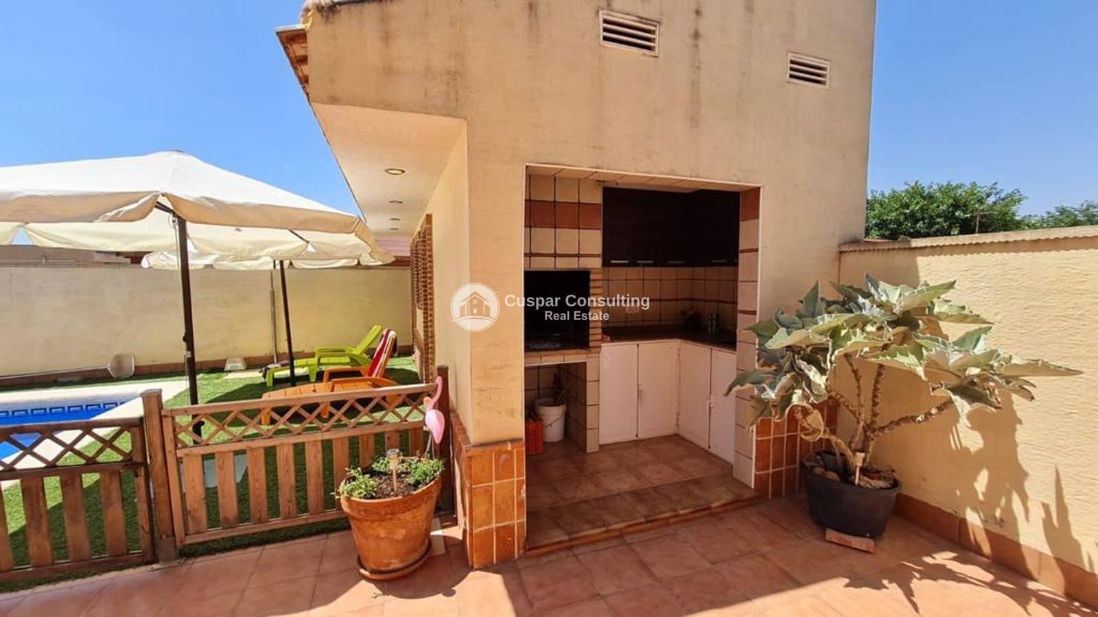 4 soverom Villa til salgs i Los Alcazares med svømmebasseng garasje - € 310 000 (Ref: 9759431)