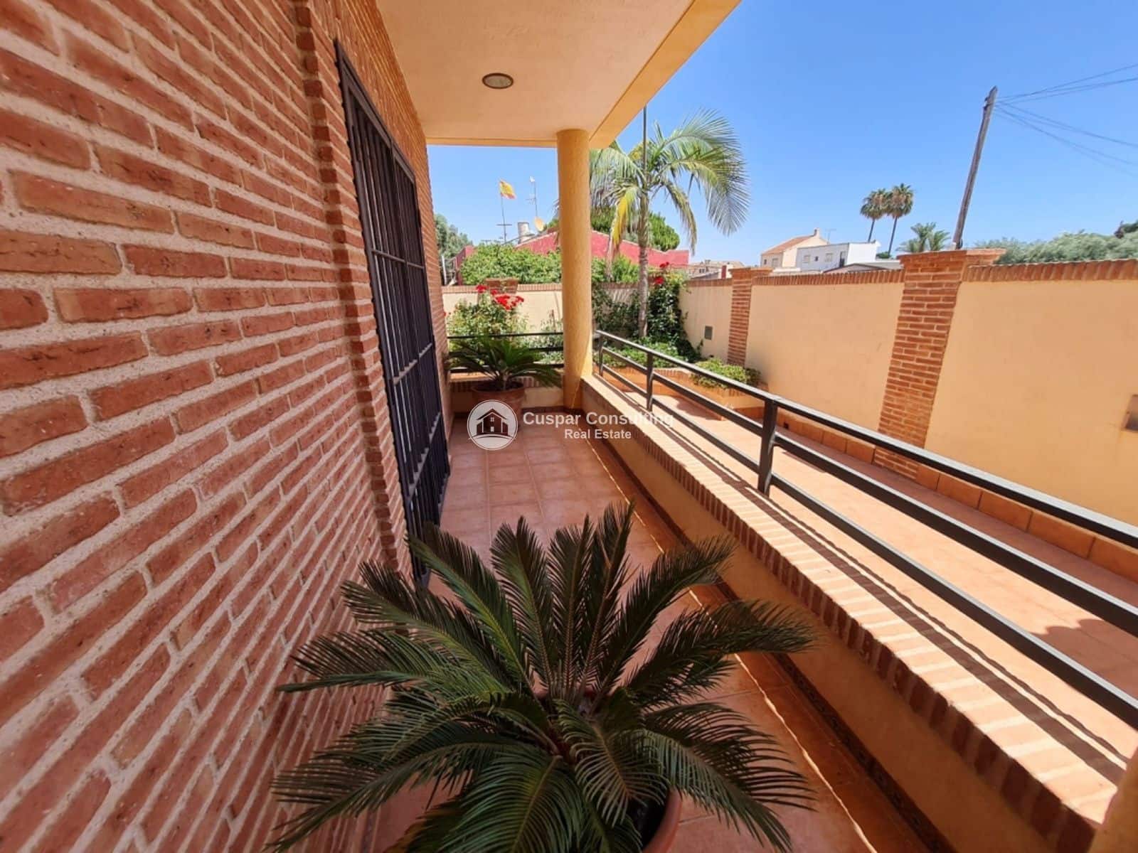 4 soverom Villa til salgs i Los Alcazares med svømmebasseng garasje - € 310 000 (Ref: 9759431)