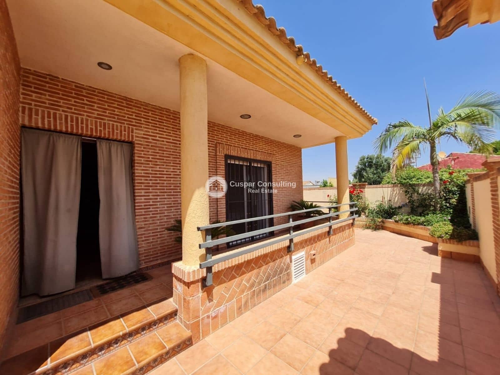 4 soverom Villa til salgs i Los Alcazares med svømmebasseng garasje - € 310 000 (Ref: 9759431)