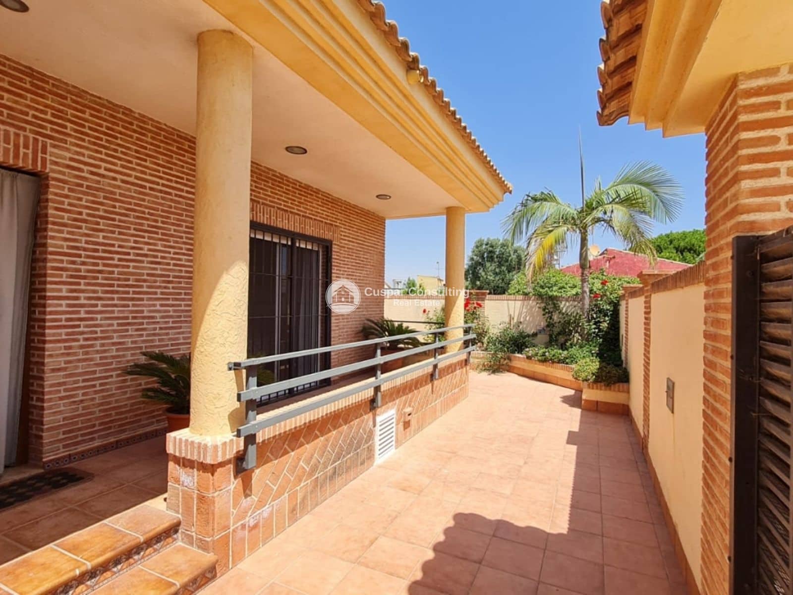 4 soverom Villa til salgs i Los Alcazares med svømmebasseng garasje - € 310 000 (Ref: 9759431)