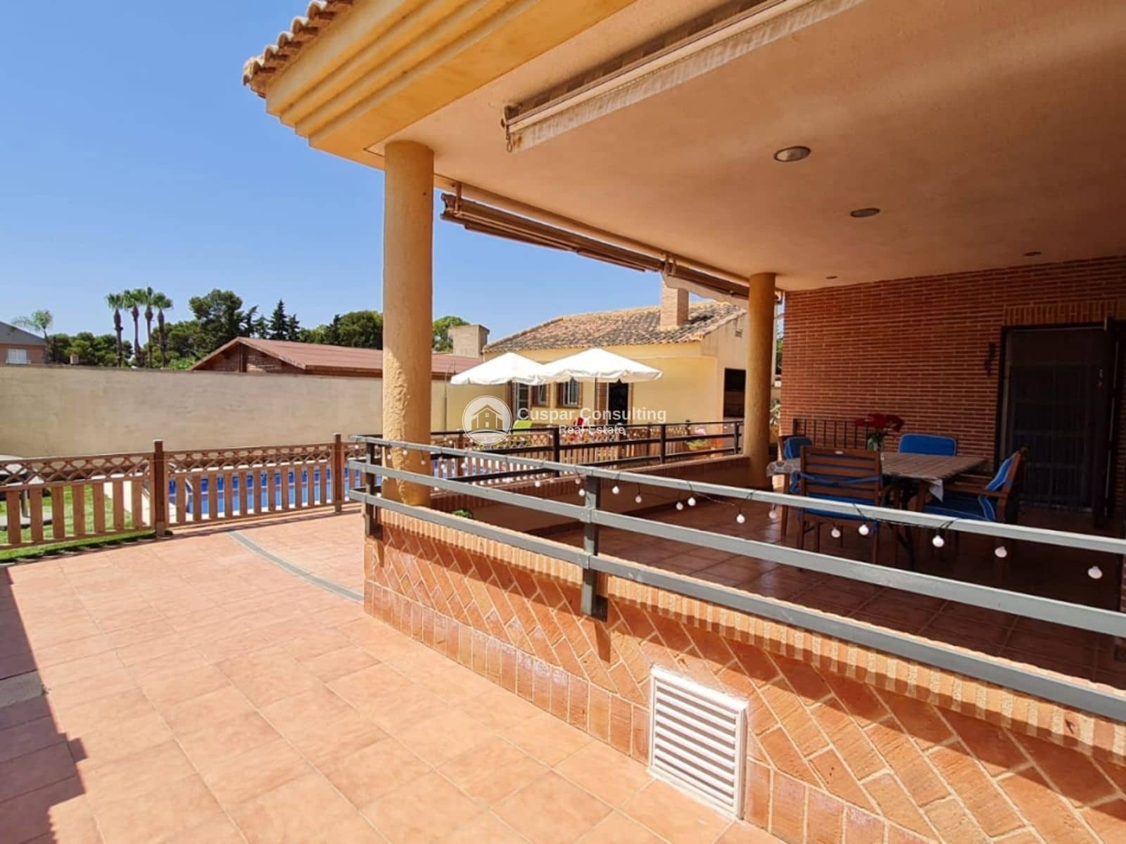 4 soverom Villa til salgs i Los Alcazares med svømmebasseng garasje - € 310 000 (Ref: 9759431)