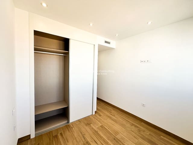 2 soveværelse Penthouse til salg i Torrevieja med swimmingpool garage - € 359.900 (Ref: 9879894)