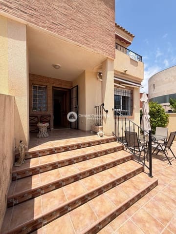 3 soverom Hus til salgs i San Pedro del Pinatar ciudad, San Pedro del Pinatar med garasje - € 335 000 (Ref: 9895283)