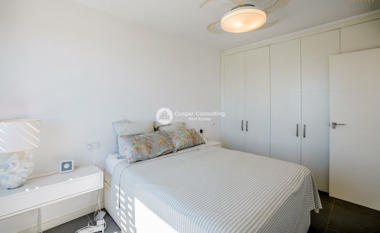 3 bedroom Villa for sale in Pilar de la Horadada with pool garage - € 658,000 (Ref: 9902368)