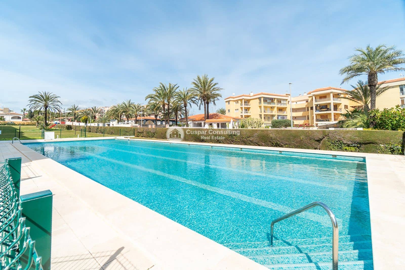 2 bedroom Flat for sale in Punta Prima with pool garage - € 219,000 (Ref: 9932194)
