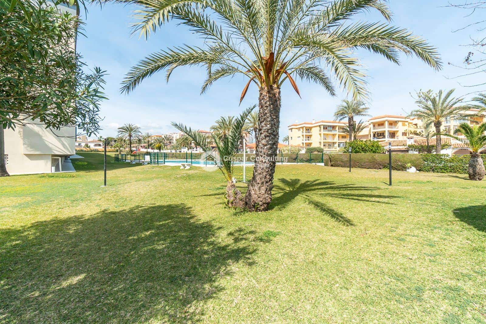 2 bedroom Flat for sale in Punta Prima with pool garage - € 219,000 (Ref: 9932194)
