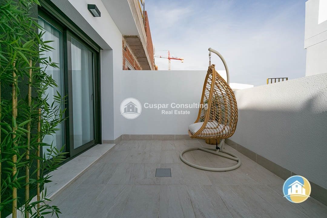 3 slaapkamer Huis te koop in Torrevieja met zwembad garage - € 330.000 (Ref: 9935021)