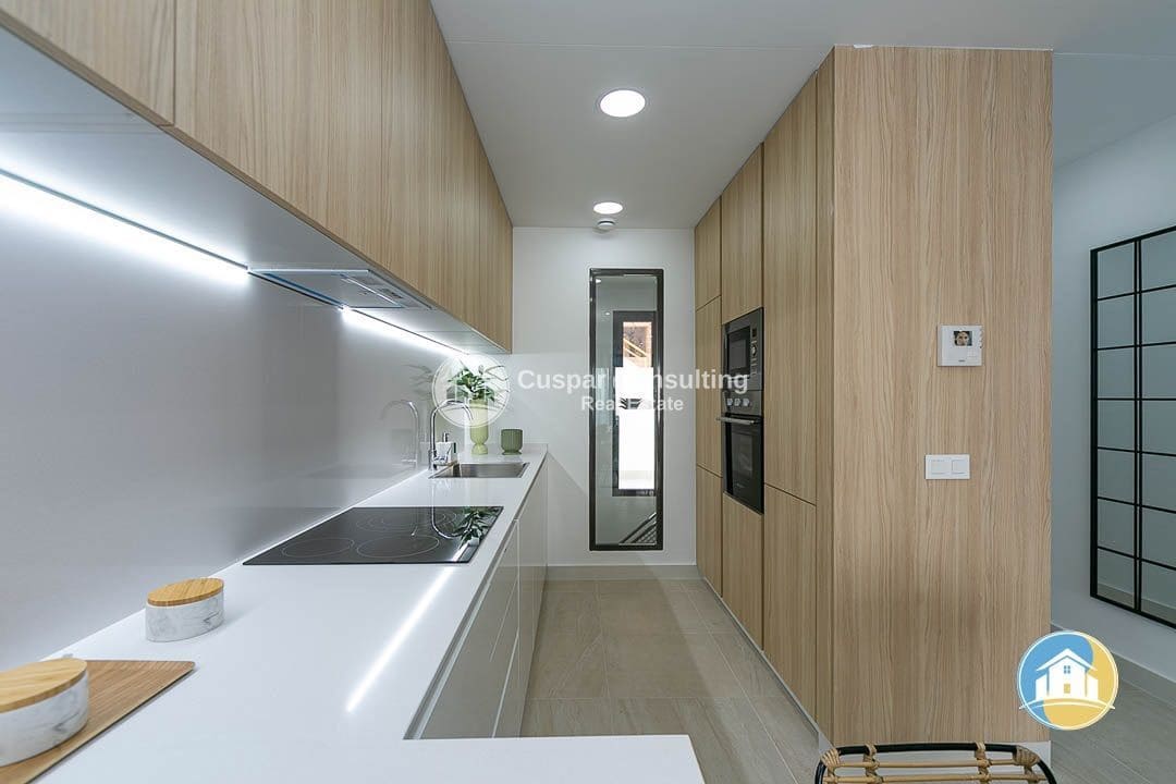 3 slaapkamer Huis te koop in Torrevieja met zwembad garage - € 330.000 (Ref: 9935021)