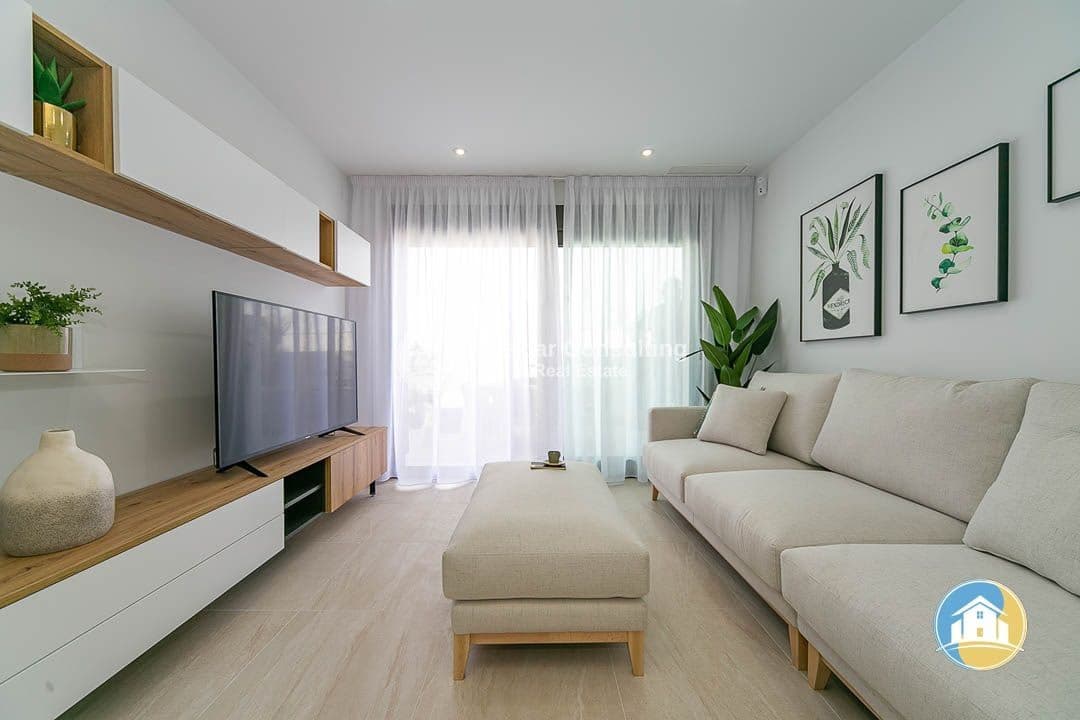 3 slaapkamer Huis te koop in Torrevieja met zwembad garage - € 330.000 (Ref: 9935021)