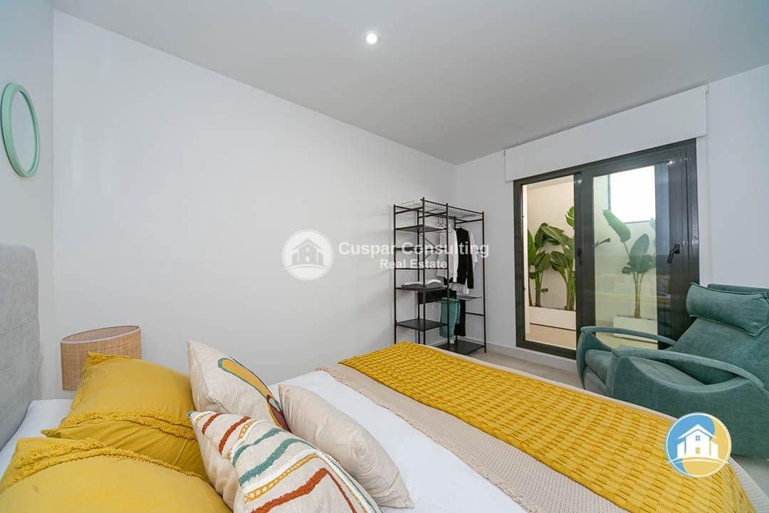 3 slaapkamer Huis te koop in Torrevieja met zwembad garage - € 330.000 (Ref: 9935021)