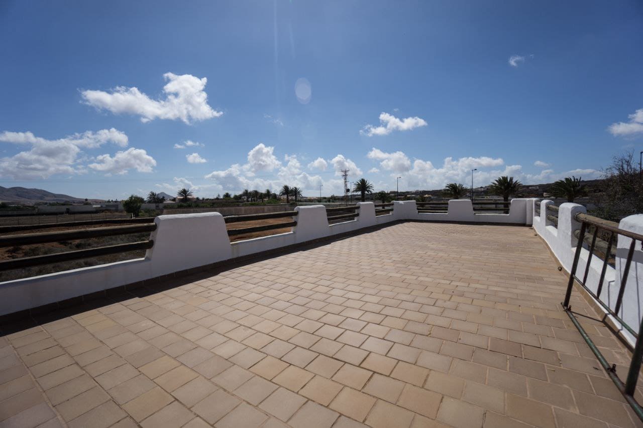 4 soveværelse Finca/Landehus til salg i La Oliva med garage - € 460.000 (Ref: 7486015)