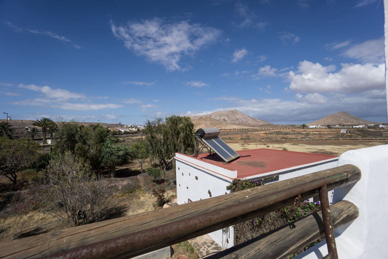 4 soveværelse Finca/Landehus til salg i La Oliva med garage - € 460.000 (Ref: 7486015)