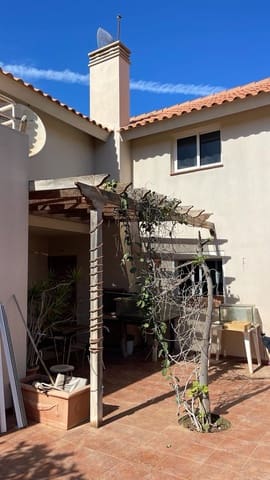 5 soveværelse Villa til salg i Corralejo, La Oliva - € 550.000 (Ref: 8648992)