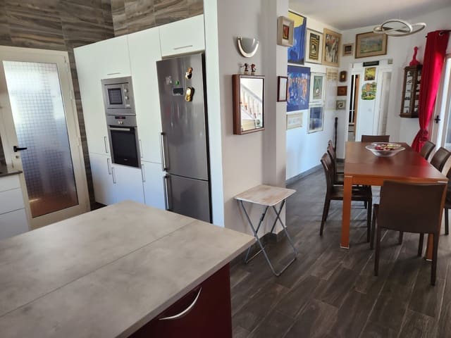 3 bedroom Townhouse for sale in Corralejo, La Oliva with pool garage - € 485,000 (Ref: 8648998)