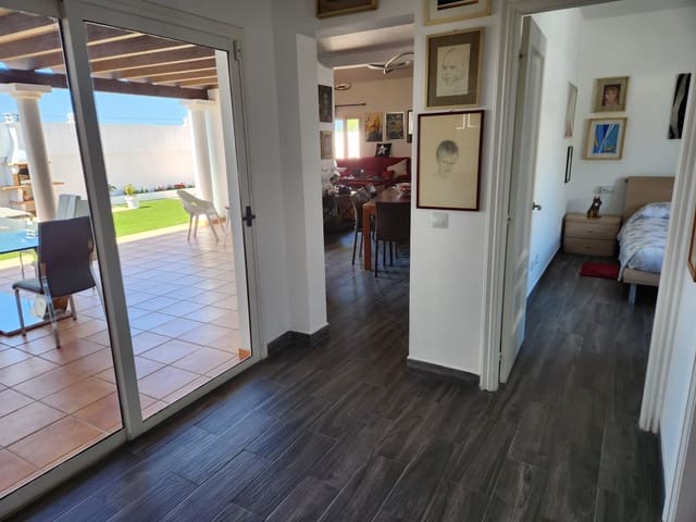 3 bedroom Townhouse for sale in Corralejo, La Oliva with pool garage - € 485,000 (Ref: 8648998)