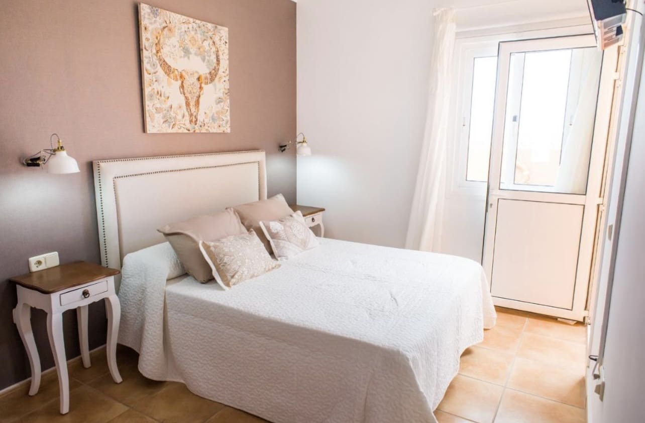 3 sypialnia Dom na sprzedaż w Corralejo z basenem garażem - 475 000 € (Ref: 8650961)