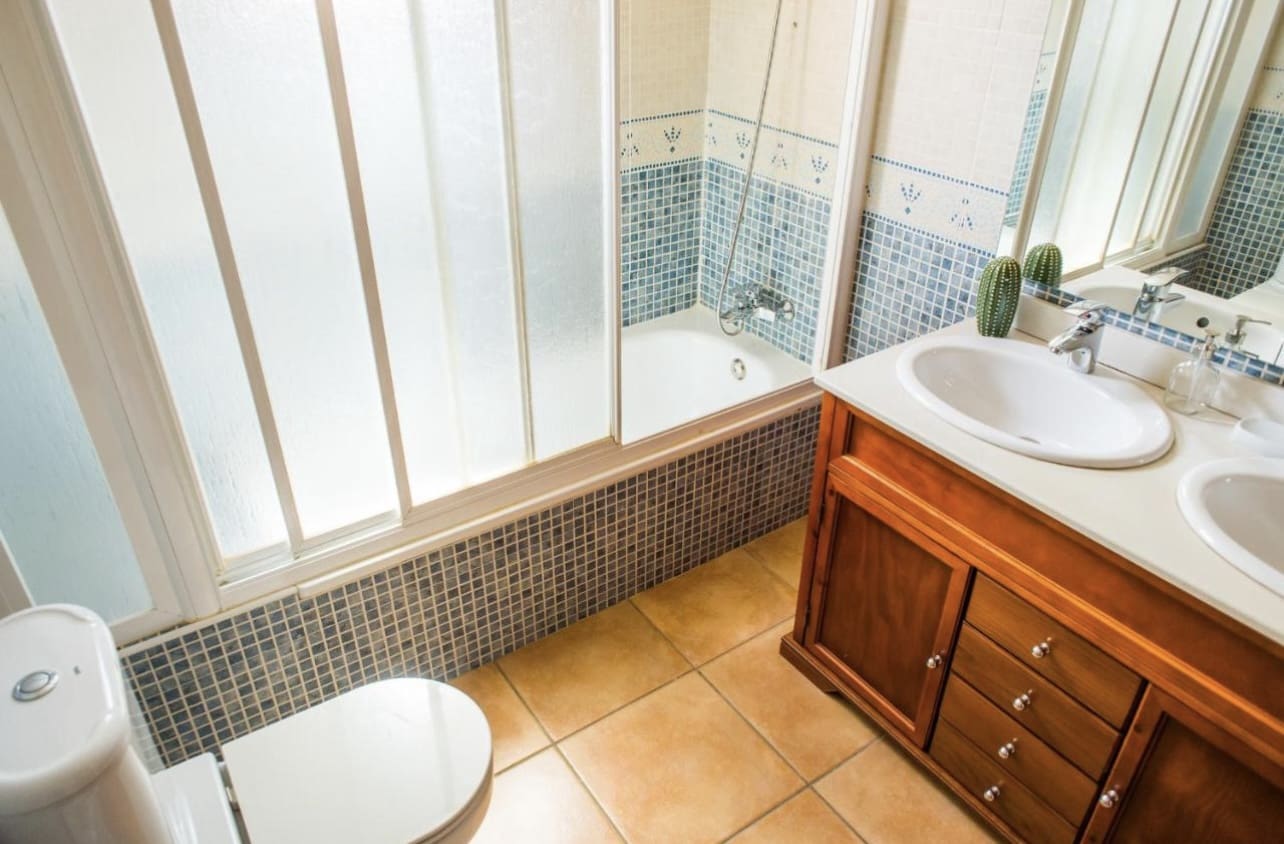 3 sypialnia Dom na sprzedaż w Corralejo z basenem garażem - 475 000 € (Ref: 8650961)