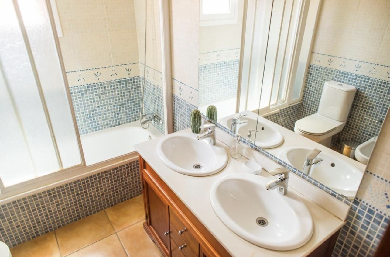 3 sypialnia Dom na sprzedaż w Corralejo z basenem garażem - 475 000 € (Ref: 8650961)