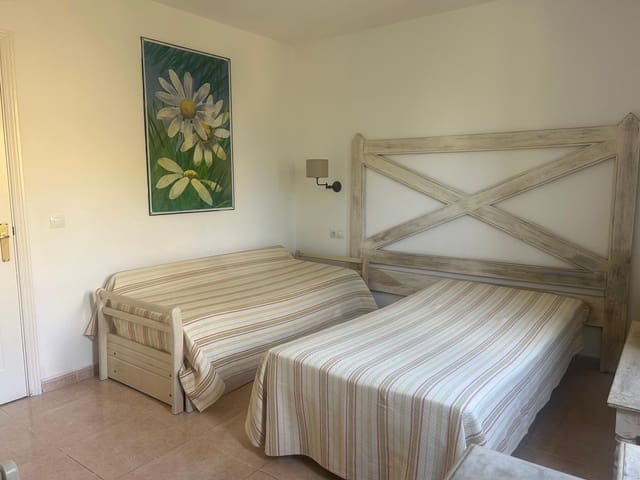 1 chambre Appartement à vendre à Corralejo, La Oliva avec piscine - 193 000 € (Ref: 8829948)