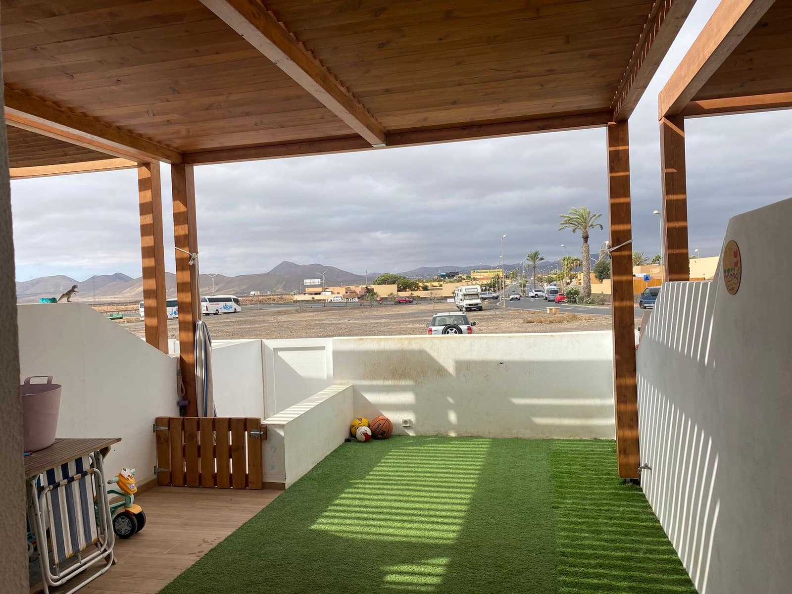 2 soveværelse Rækkehus til salg i Corralejo med swimmingpool garage - € 245.000 (Ref: 9096287)