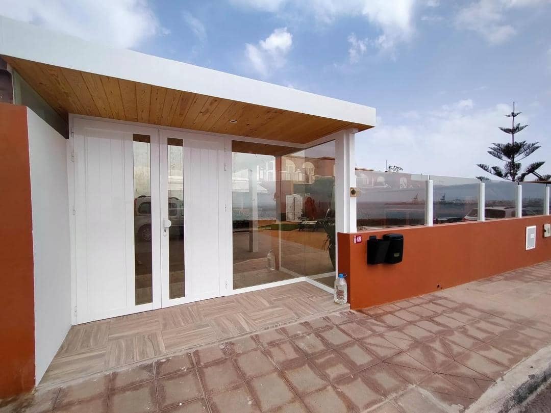 3 quarto Moradia para venda em Puerto del Rosario com piscina garagem - 450 000 € (Ref: 9136354)