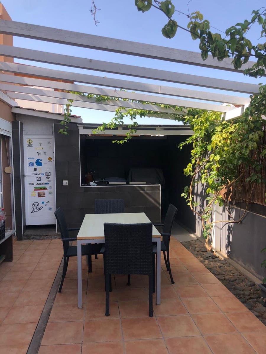3 soveværelse Villa til salg i Corralejo med garage - € 315.000 (Ref: 9136383)