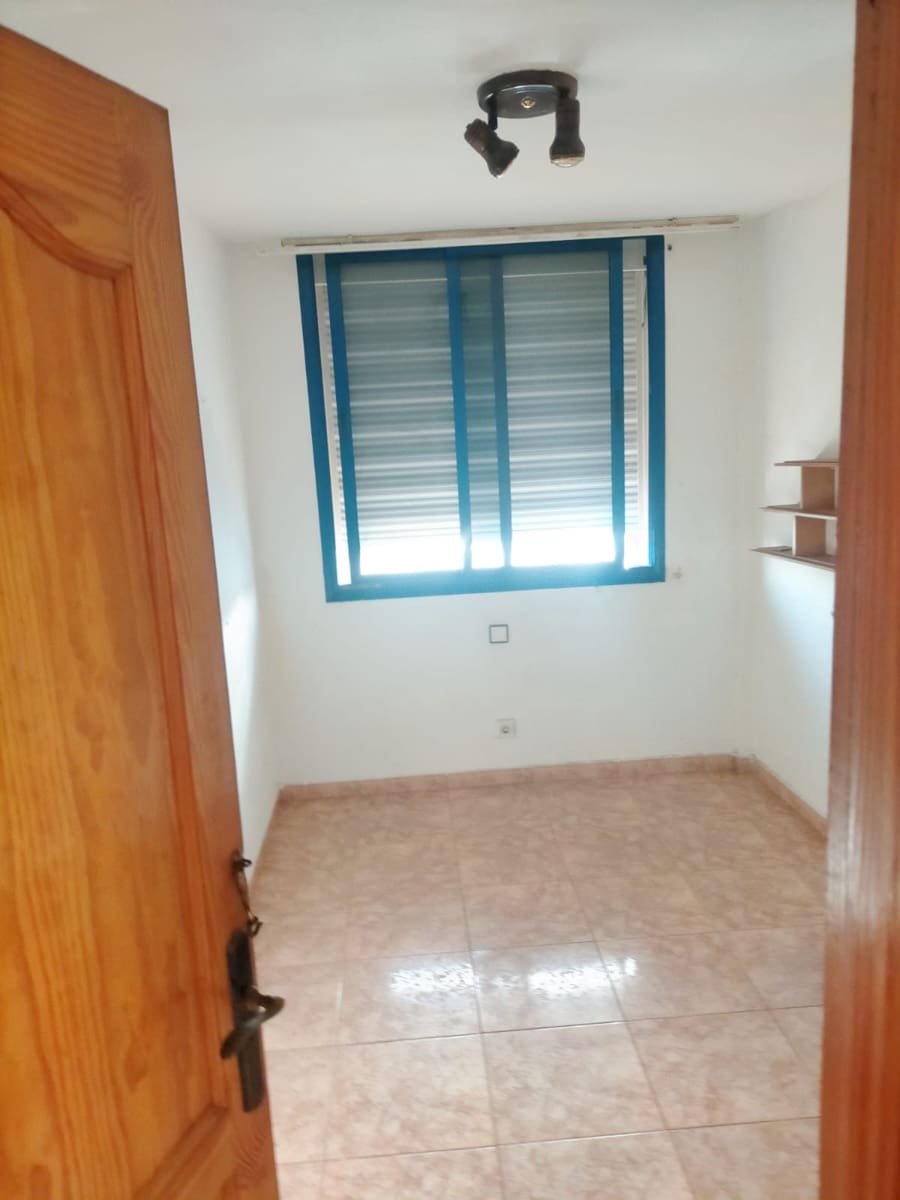 3 bedroom Flat for sale in Corralejo - € 275,000 (Ref: 9138701)