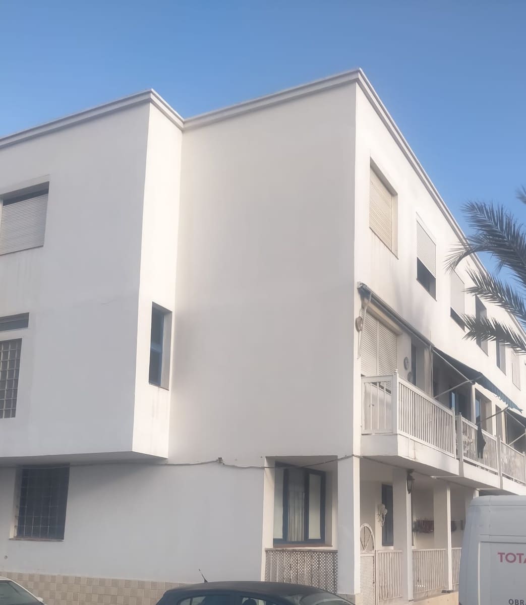 3 bedroom Flat for sale in Corralejo - € 275,000 (Ref: 9138701)