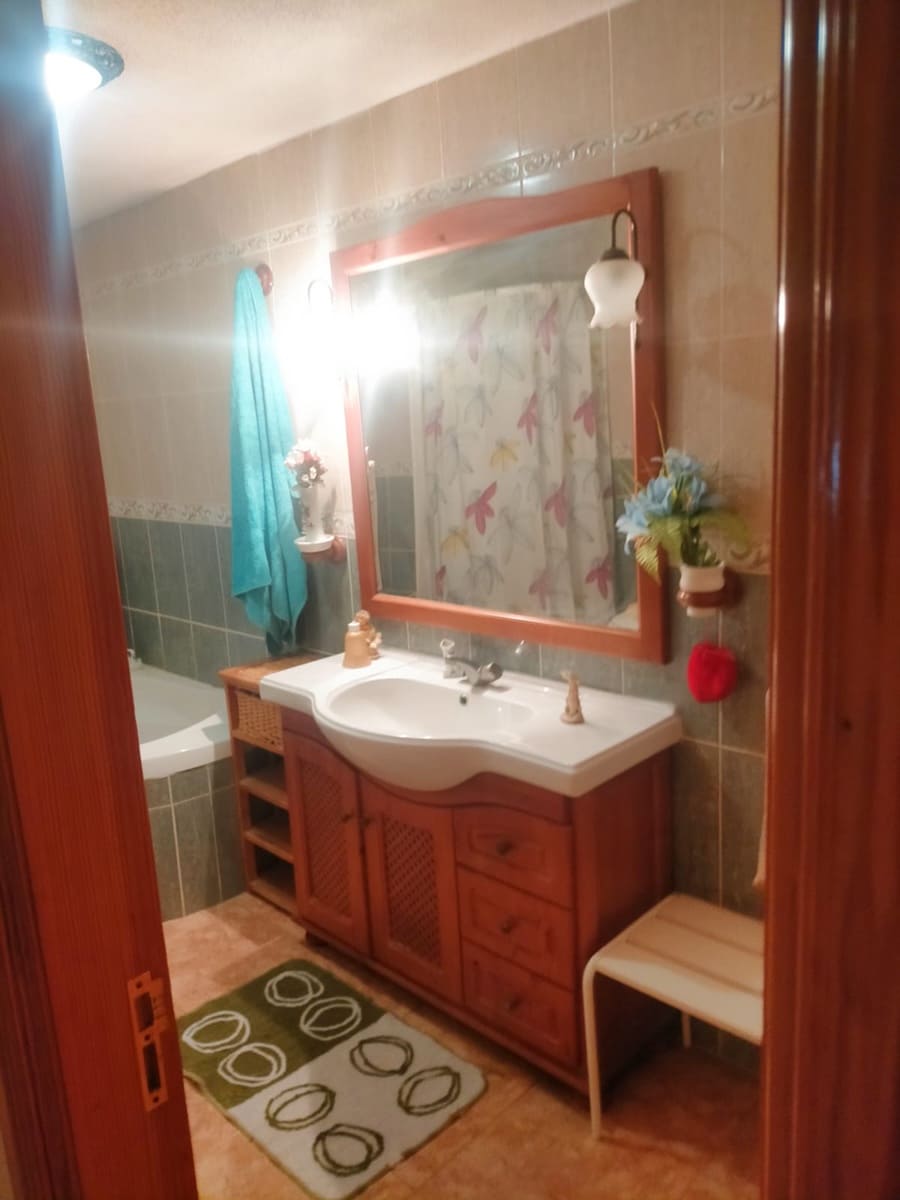 3 bedroom Flat for sale in Corralejo - € 275,000 (Ref: 9138701)