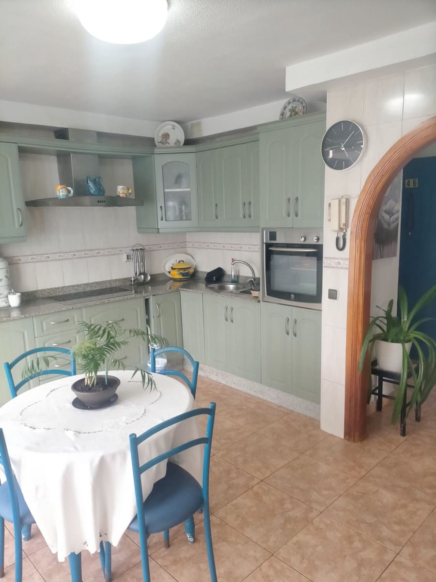 3 bedroom Flat for sale in Corralejo - € 275,000 (Ref: 9138701)