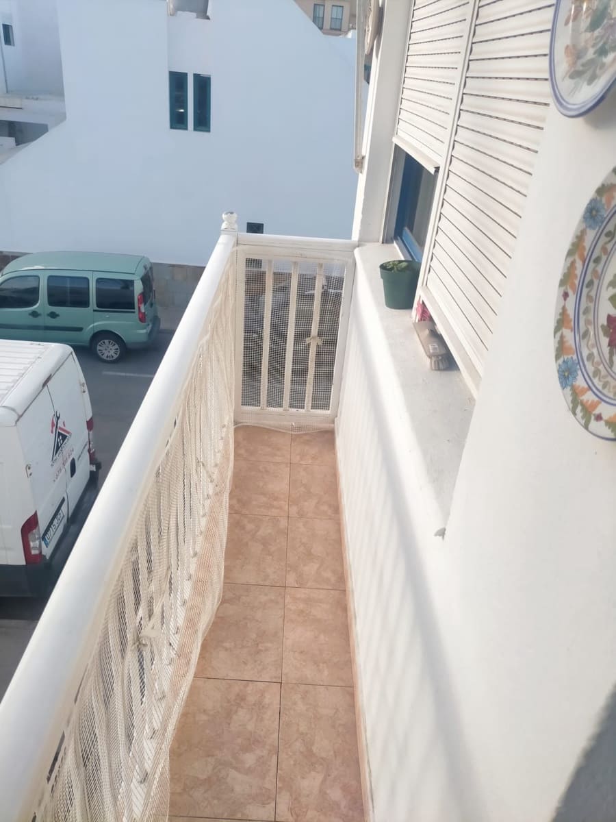 3 bedroom Flat for sale in Corralejo - € 275,000 (Ref: 9138701)