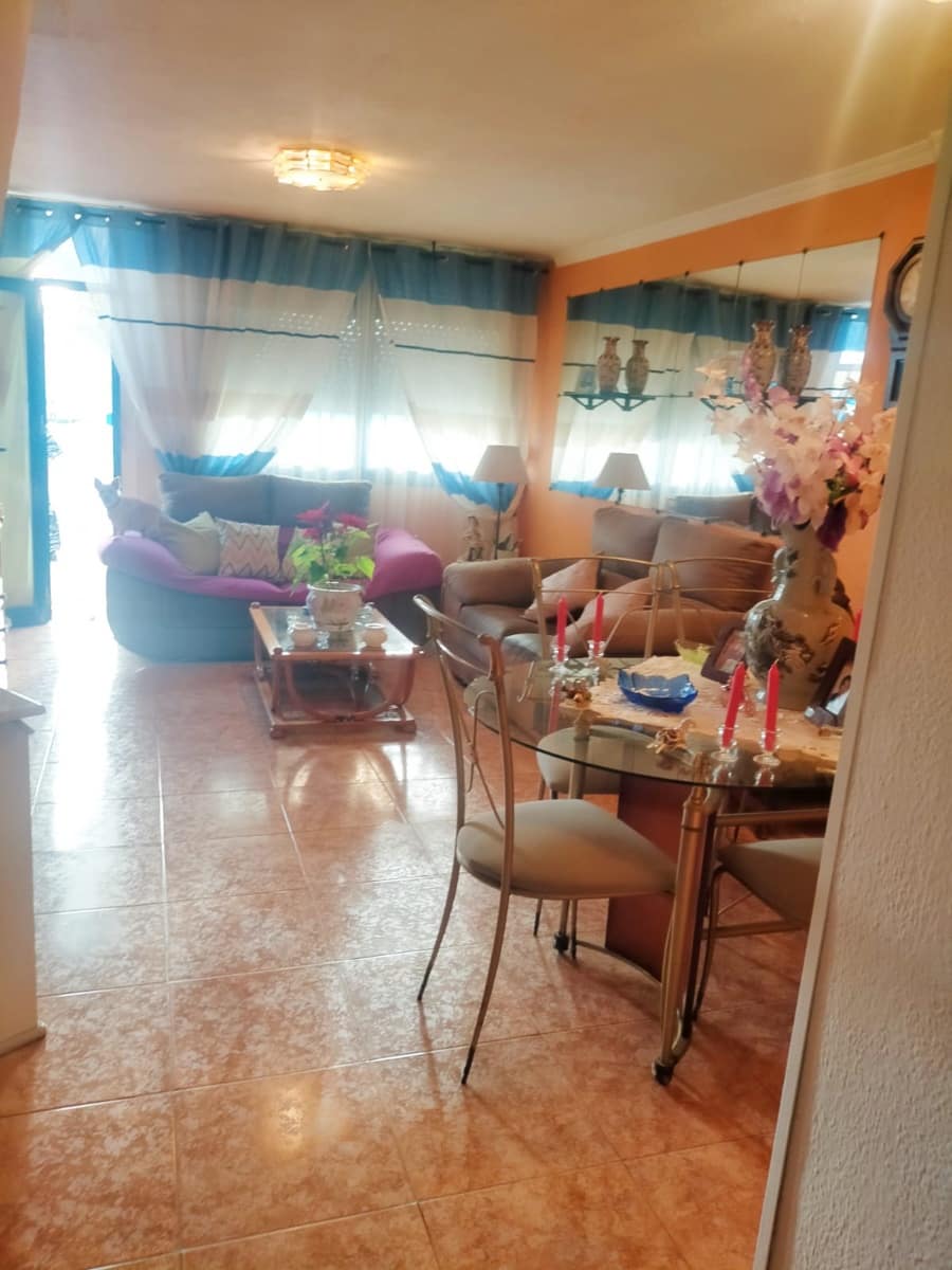 3 bedroom Flat for sale in Corralejo - € 275,000 (Ref: 9138701)
