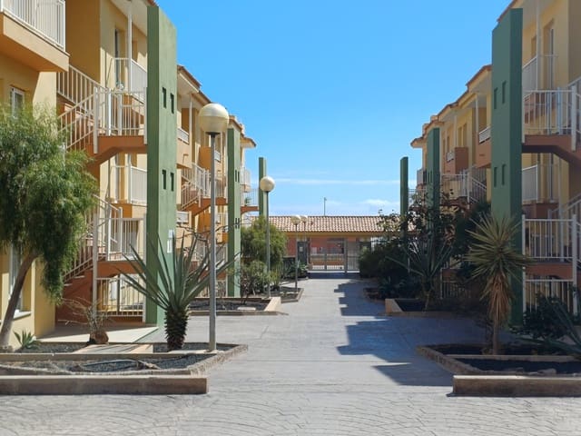 2 slaapkamer Penthouse te koop in Corralejo, La Oliva met zwembad garage - € 245.000 (Ref: 9301939)